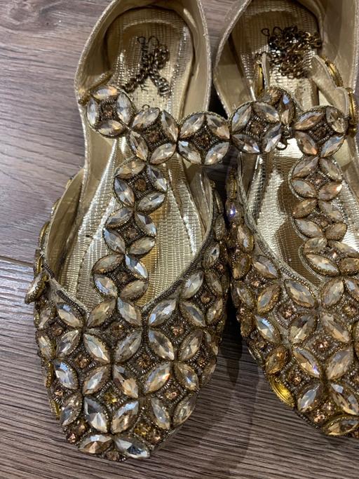 Buy & Sell Gomersal Kirklees - Photos for Gold flats