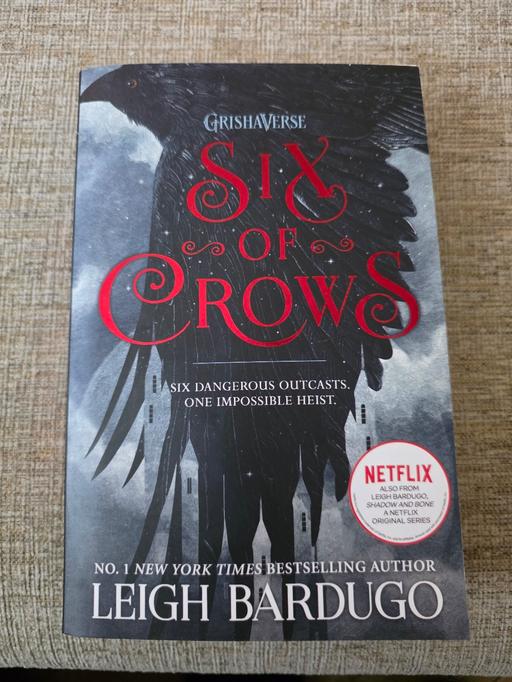 Buy & Sell Pensnett Dudley - Photos for SIX OF CROWNS PAPERBACK BOOK