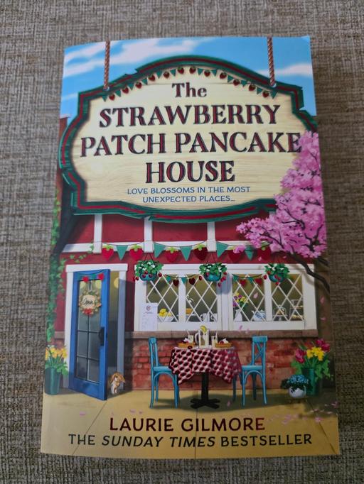 Buy & Sell Pensnett Dudley - Photos for THE STRAWBERRY PATCH PANCAKE HOUSE PAPERBACK