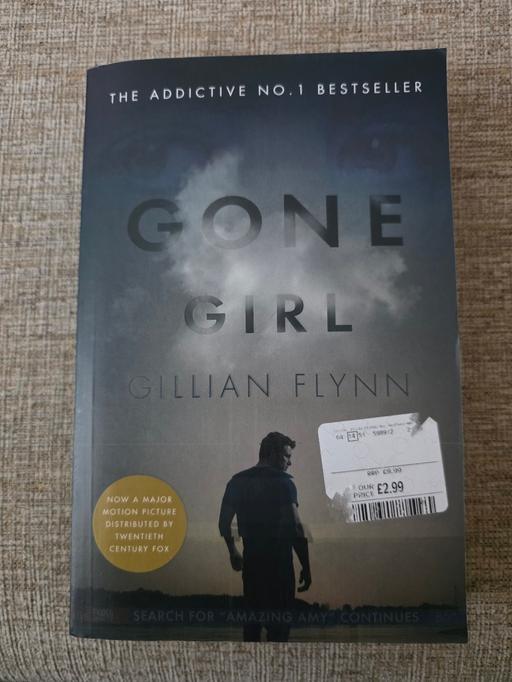 Buy & Sell Pensnett Dudley - Photos for GONE GIRL PAPERBACK BOOK