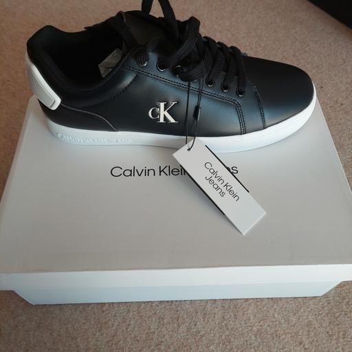 Buy & Sell Feltham Hounslow - Photos for Trainers