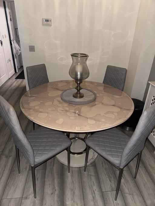 Buy & Sell Eton Wick Windsor and Maidenhead - Photos for Dining table and 4x chairs set