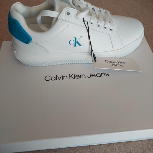 Buy & Sell Feltham Hounslow - Photos for Trainers