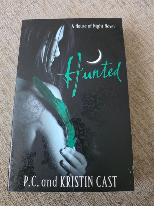 Buy & Sell Holly Hall Dudley - Photos for HUNTED PAPERBACK BOOK