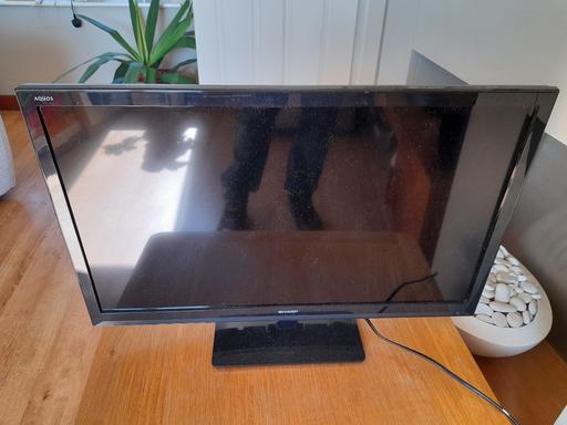Buy & Sell Littleworth Cannock Chase - Photos for Sharp Aquos 24inch Smart tv