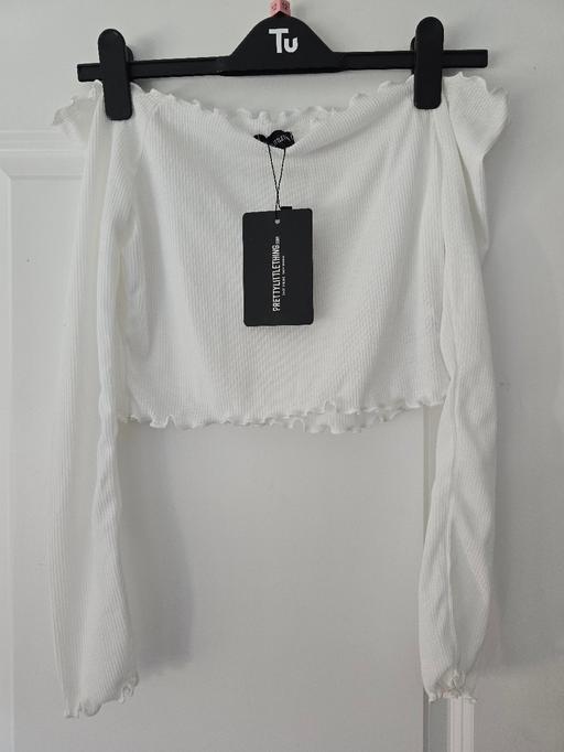 Buy & Sell Rowley Regis Sandwell - Photos for Pretty Little Thing white off the shoulder to