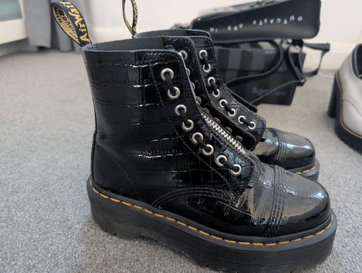 Buy & Sell Woburn Road Industrial Estate Bedford - Photos for Dr.Martens Platforms Size 5 🖤