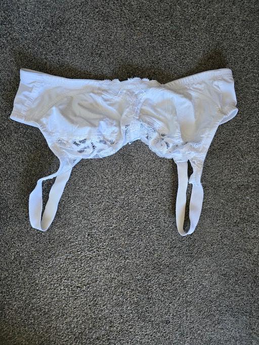 Buy & Sell Rowley Regis Sandwell - Photos for marks & Spencer white bra 36B