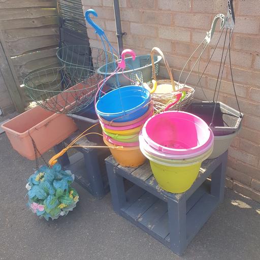 Buy & Sell Pensnett Dudley - Photos for 13 Hanging Baskets, Troughs, Pots & Wicker.