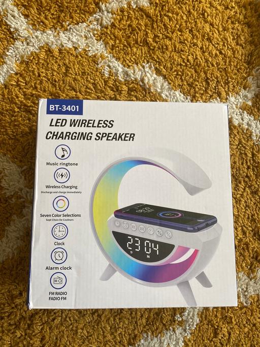 Buy & Sell Oakley Green Windsor and Maidenhead - Photos for LED Wireless charging speaker.