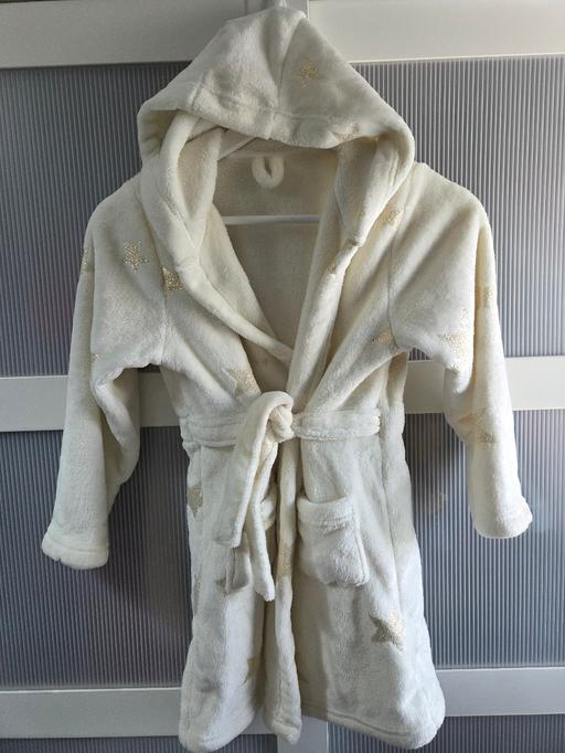Buy & Sell Weston Point Halton - Photos for Age 8-9 MATALAN cream dressing gown