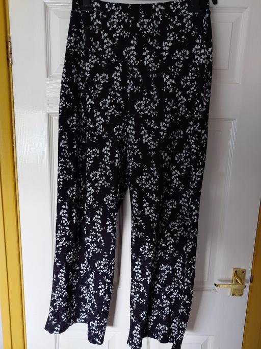 Buy & Sell Woodthorpe Charnwood - Photos for Women's black/white trousers size 16