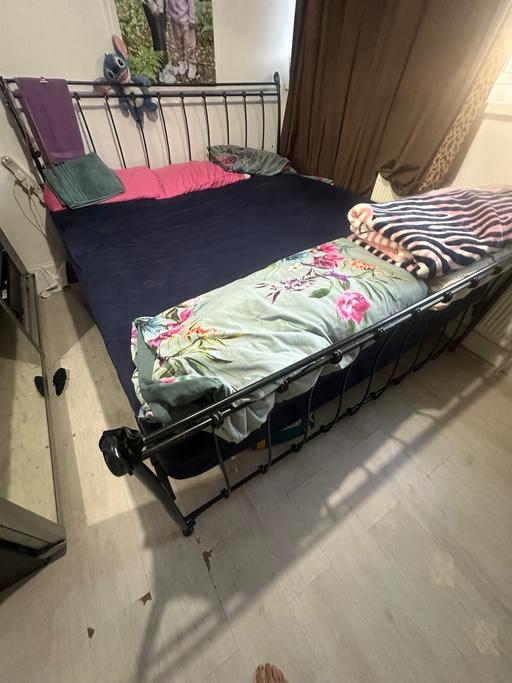 Buy & Sell Brent Park North West London - Photos for Queen size bed