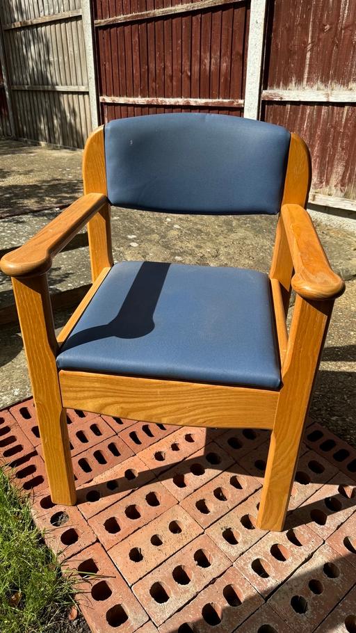 Buy & Sell Barkingside Redbridge - Photos for Wooden chair