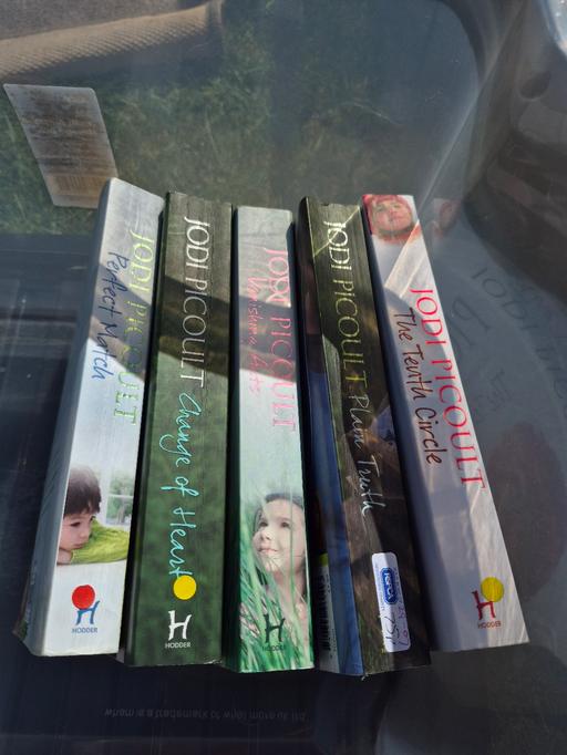 Buy & Sell Thornbury Leeds - Photos for Jodi Picoult Books