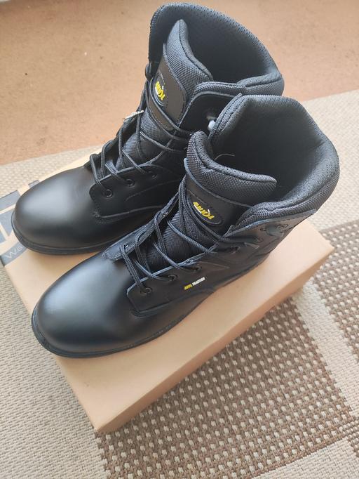 Buy & Sell Greenford Ealing - Photos for Anvil Boots UK size: 9