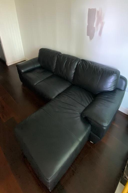 Buy & Sell South Quay East London - Photos for Black Leather Chaise Sofa