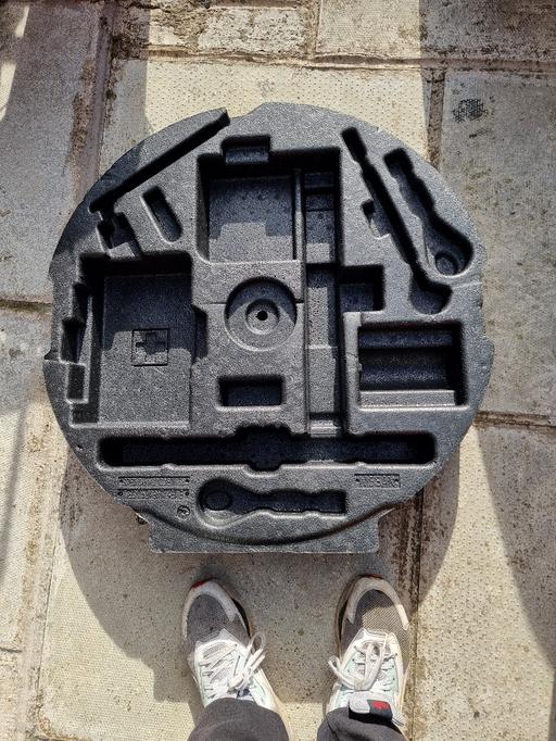 Vehicles Chesterfield Chesterfield - Photos for nissan qashqai boot cover and tray