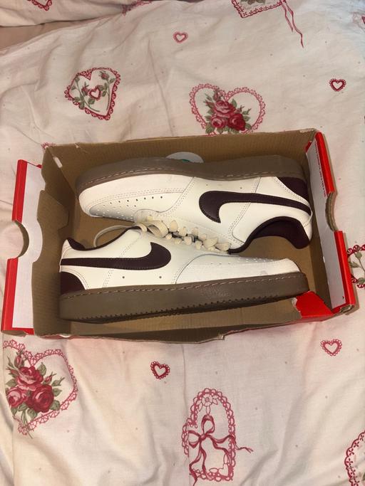 Buy & Sell - Photos for Women’s Nike shoes