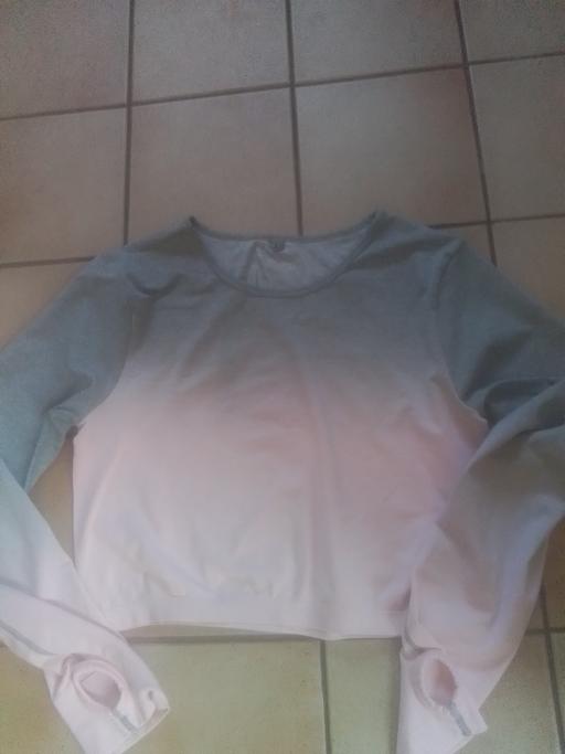 Buy & Sell Aldridge Walsall - Photos for LADIES EXCERCISE TOP WITH THUMB HOLES
