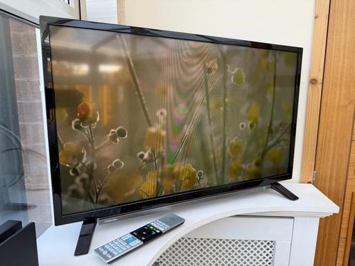 Buy & Sell Sedgley Dudley - Photos for 32 inch Toshiba Smart Tv