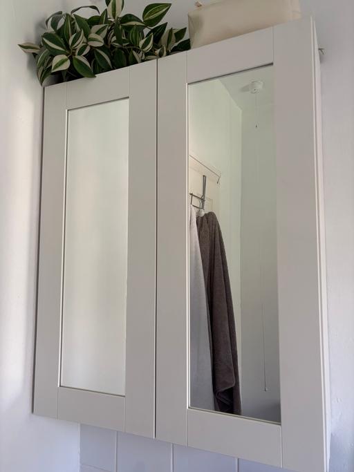 Buy & Sell Longley Sheffield - Photos for Bathroom mirrored white cabinet with 2 doors