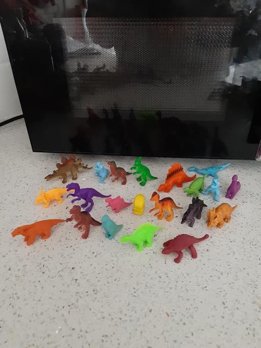 Buy & Sell South Hylton Sunderland - Photos for dino bundle