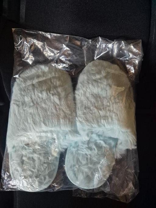 Buy & Sell Crumpsall Manchester - Photos for new Girls Fur Slippers