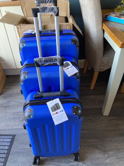 Buy & Sell Sedgley Dudley - Photos for Suitcases