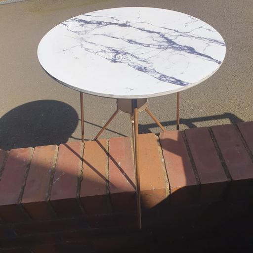 Buy & Sell Pensnett Dudley - Photos for Marble Effect & Metal Side Table , 18 in High