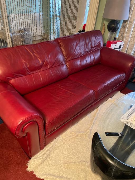 Buy & Sell Upper Edmonton North London - Photos for Red sofa