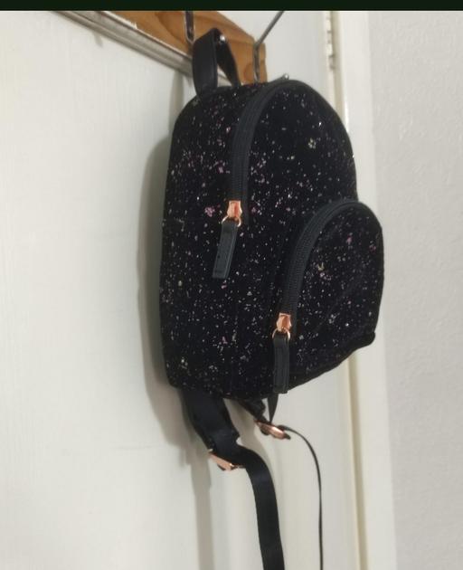 Buy & Sell Grafton Street Industrial Estate West Northamptonshire - Photos for Small bag