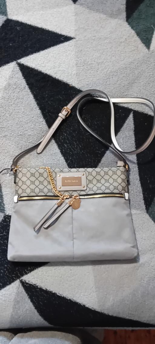 Buy & Sell Bilston Wolverhampton - Photos for brand new river island bag