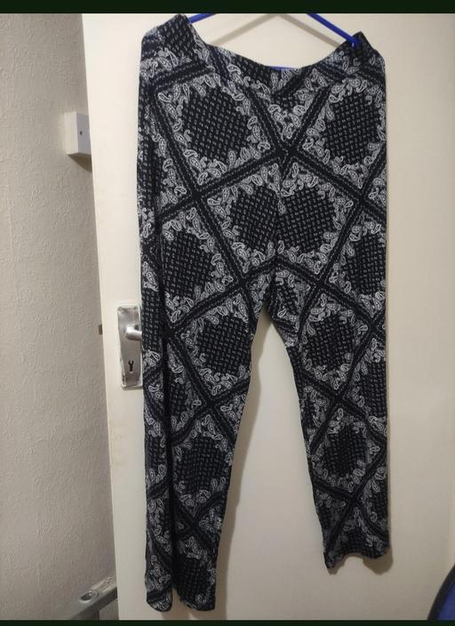 Buy & Sell Grafton Street Industrial Estate West Northamptonshire - Photos for Black white trouser