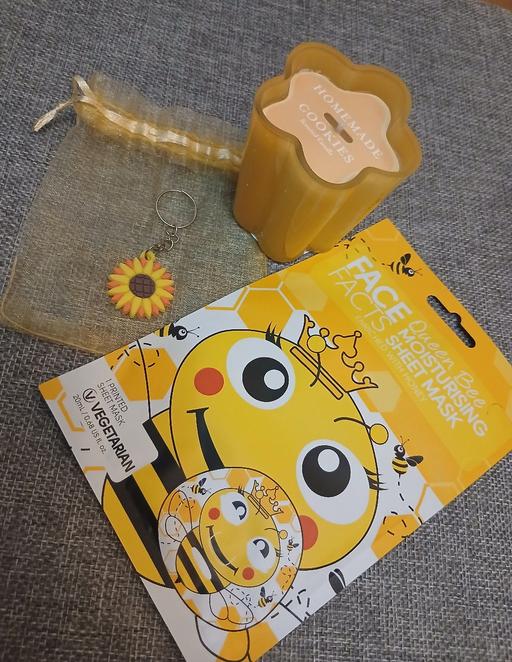 Buy & Sell Bradley Fold Trading Estate Bury - Photos for Yellow Set New Candle/Mask/keyring