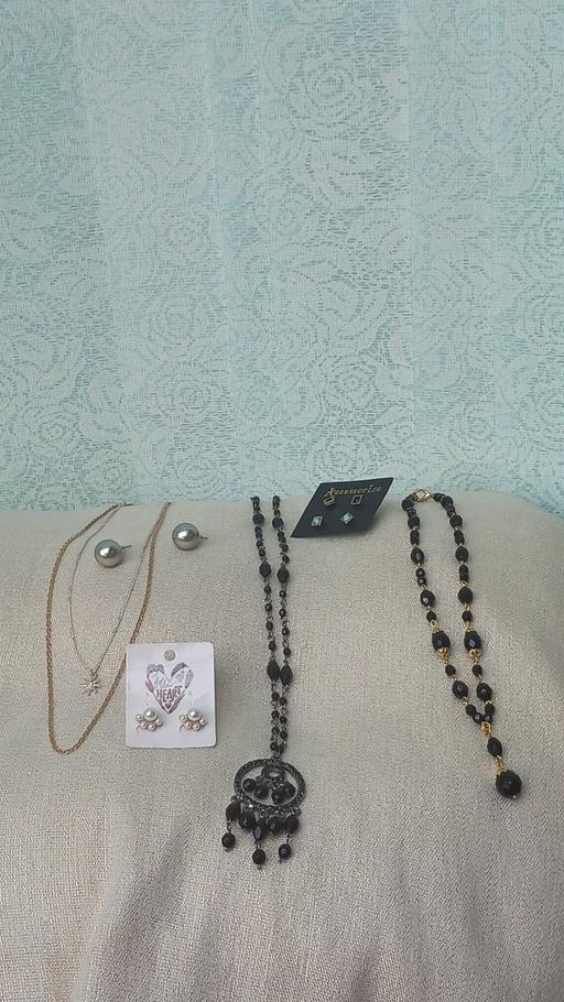 Buy & Sell Lyppard Hanford Worcester - Photos for jewellery-bundle