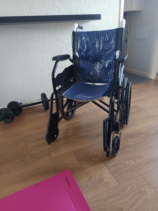 Buy & Sell Hounslow Town Centre Hounslow - Photos for Wheelchair