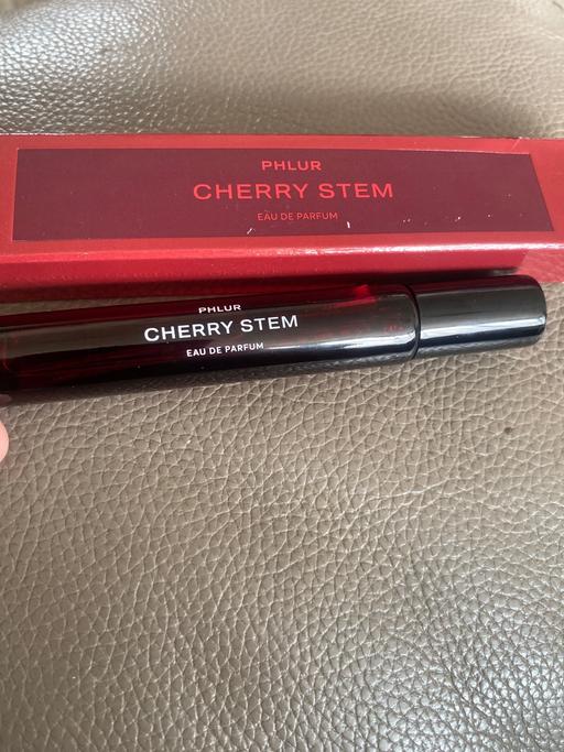 Buy & Sell Abbey Road North West London - Photos for Phlur cherry stem Eau de parfum