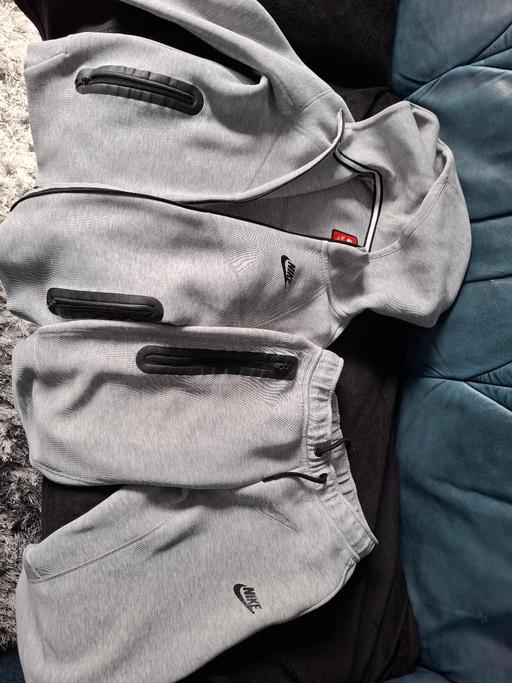 Buy & Sell Pentonville North London - Photos for tech fleece 11 12 yrs old