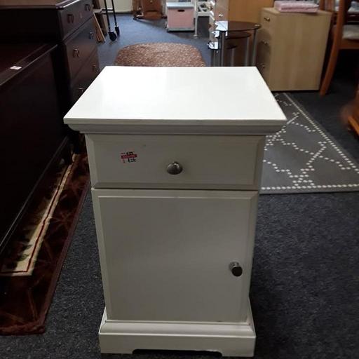 Buy & Sell Saint Pauls Trading Estate Tameside - Photos for White satin bedside cabinet