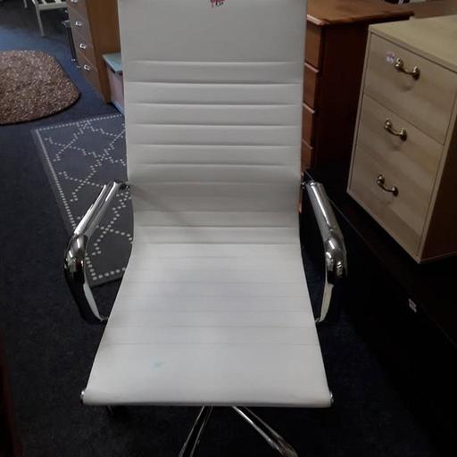 Buy & Sell Saint Pauls Trading Estate Tameside - Photos for Modern white office chair