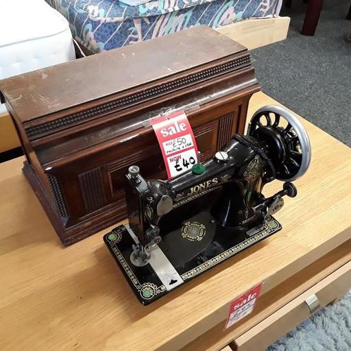 Buy & Sell Saint Pauls Trading Estate Tameside - Photos for Decorative Jones sewing machine & wooden case