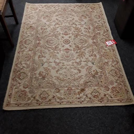 Buy & Sell Saint Pauls Trading Estate Tameside - Photos for Beige patterned rug