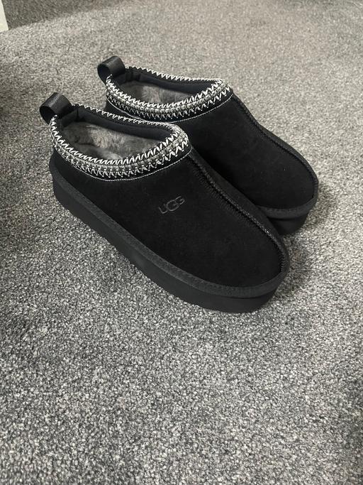 Buy & Sell Tooting Bec South West London - Photos for Ugg fur slippers