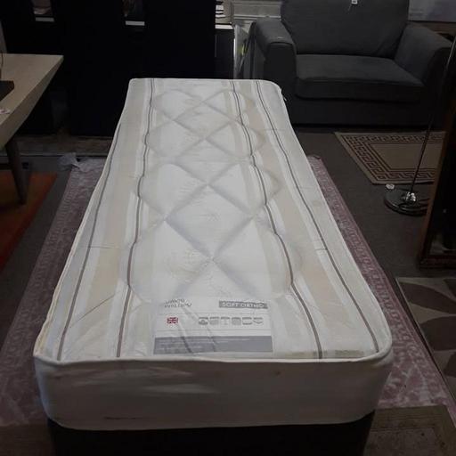 Buy & Sell Saint Pauls Trading Estate Tameside - Photos for 30-inch grey toddler divan bed base/mattress