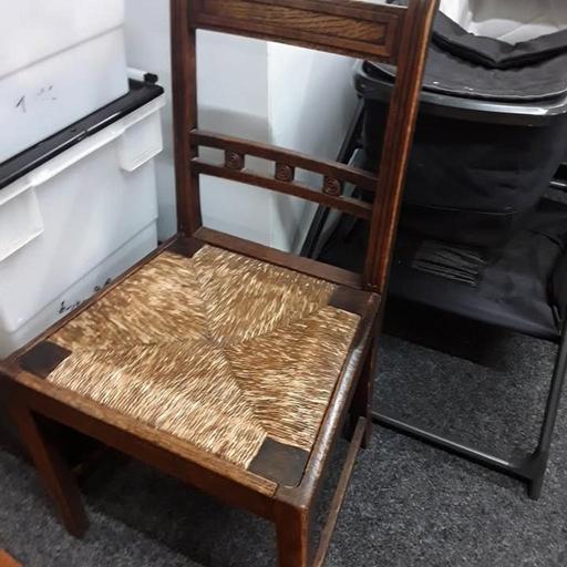 Buy & Sell Saint Pauls Trading Estate Tameside - Photos for Vintage solid oak chair