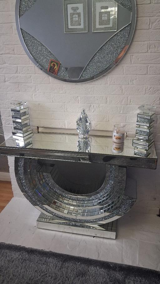 Buy & Sell East Acton West London - Photos for large crushed diamond console table