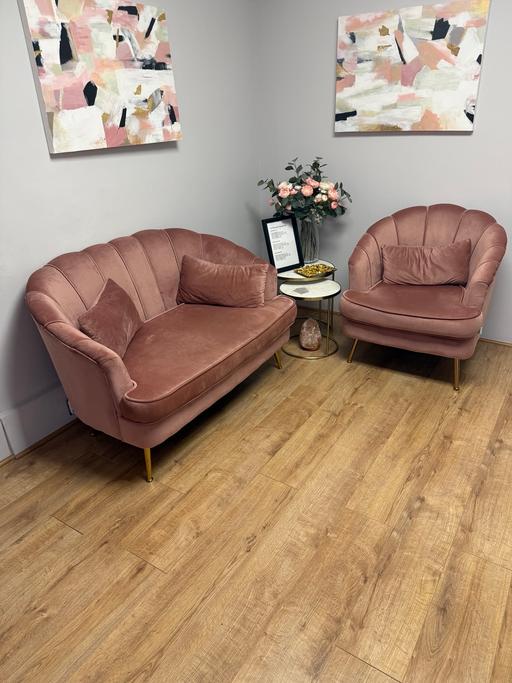 Buy & Sell St John`s Wood North West London - Photos for 2 Seat Sofa in Dusty Rose Cotton Matt Velvet