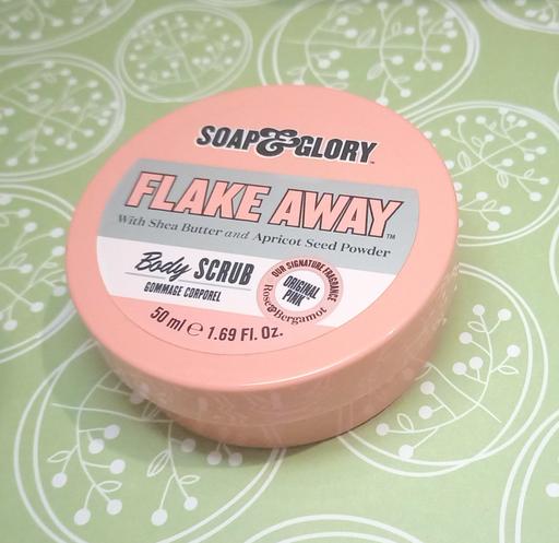 Buy & Sell Kingsham Chichester - Photos for Pack of 32 - Mixed Autumn Amber Honey Leaves