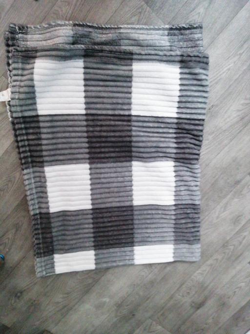 Buy & Sell Wednesfield Wolverhampton - Photos for THROW